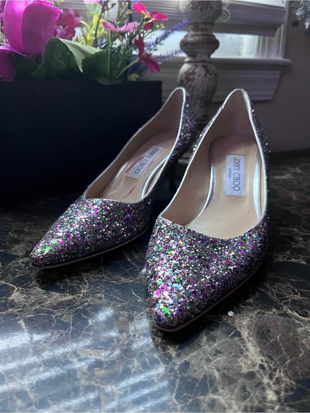 Jimmy Choo
Love 85
Fancy/Elegant
Princess
Heel/Pumps
Size 39 EU
9 USA for Women - Picture 13 of 15